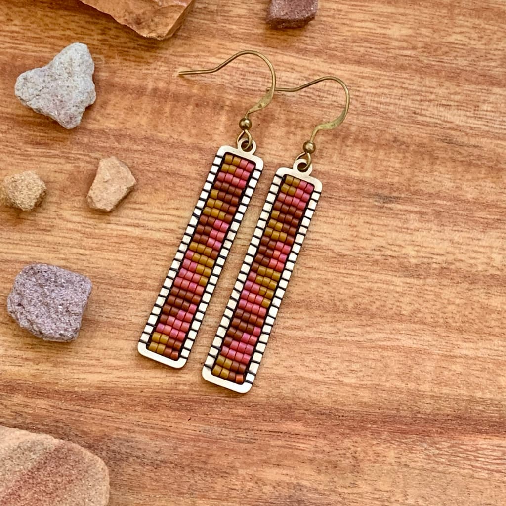 linear-drop-sandstone